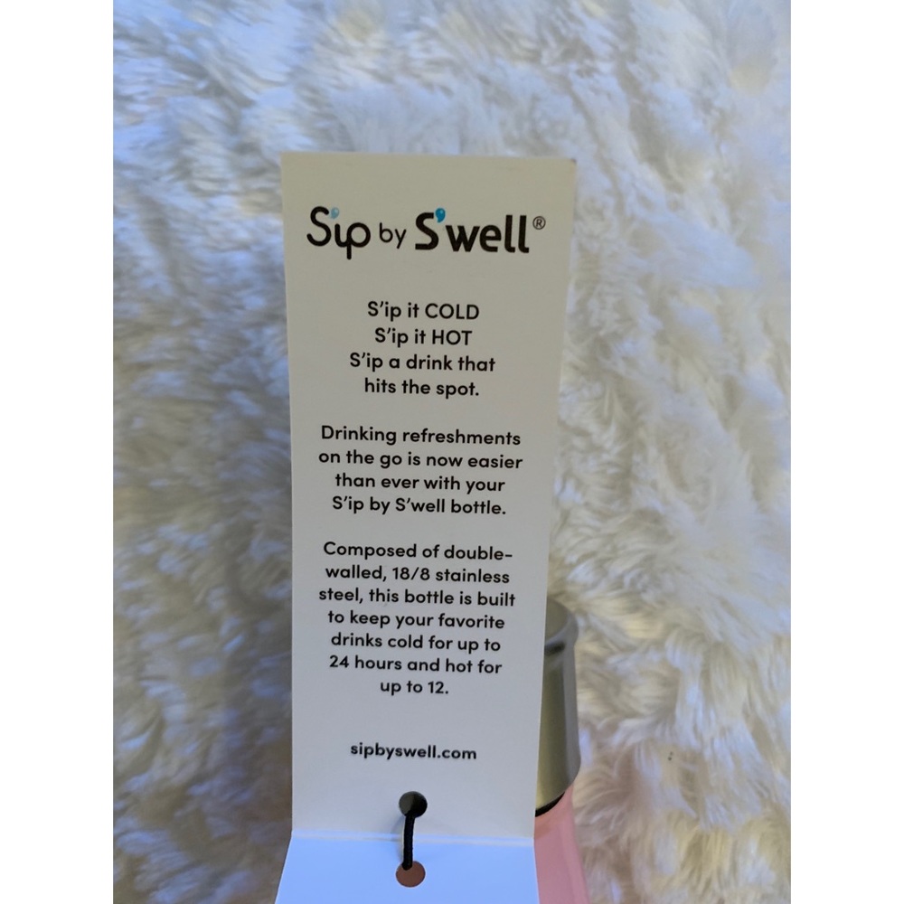 SOLD VS PINK sip by s’well water bottle - Picture 3 of 4